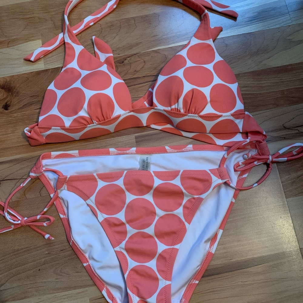 Victoria’s Secret bikini 🌞